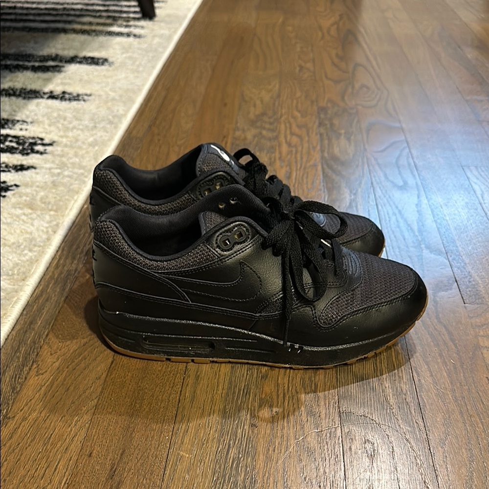 Nike Black Air Max Sneakers